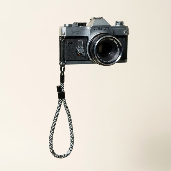 Camera Wrist Strap WHITE/BLACK Y-Pattern Adjustable – Quick Release Mount - Picture 2 of 8